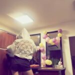 Komplet dresowy Malleaa na modelce